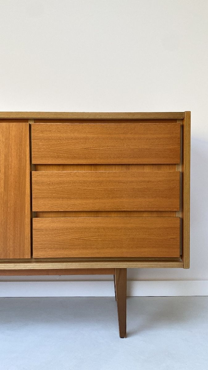 Vintage Houten Dressoir Met 3 Lades En 2 Deurtjes image 3