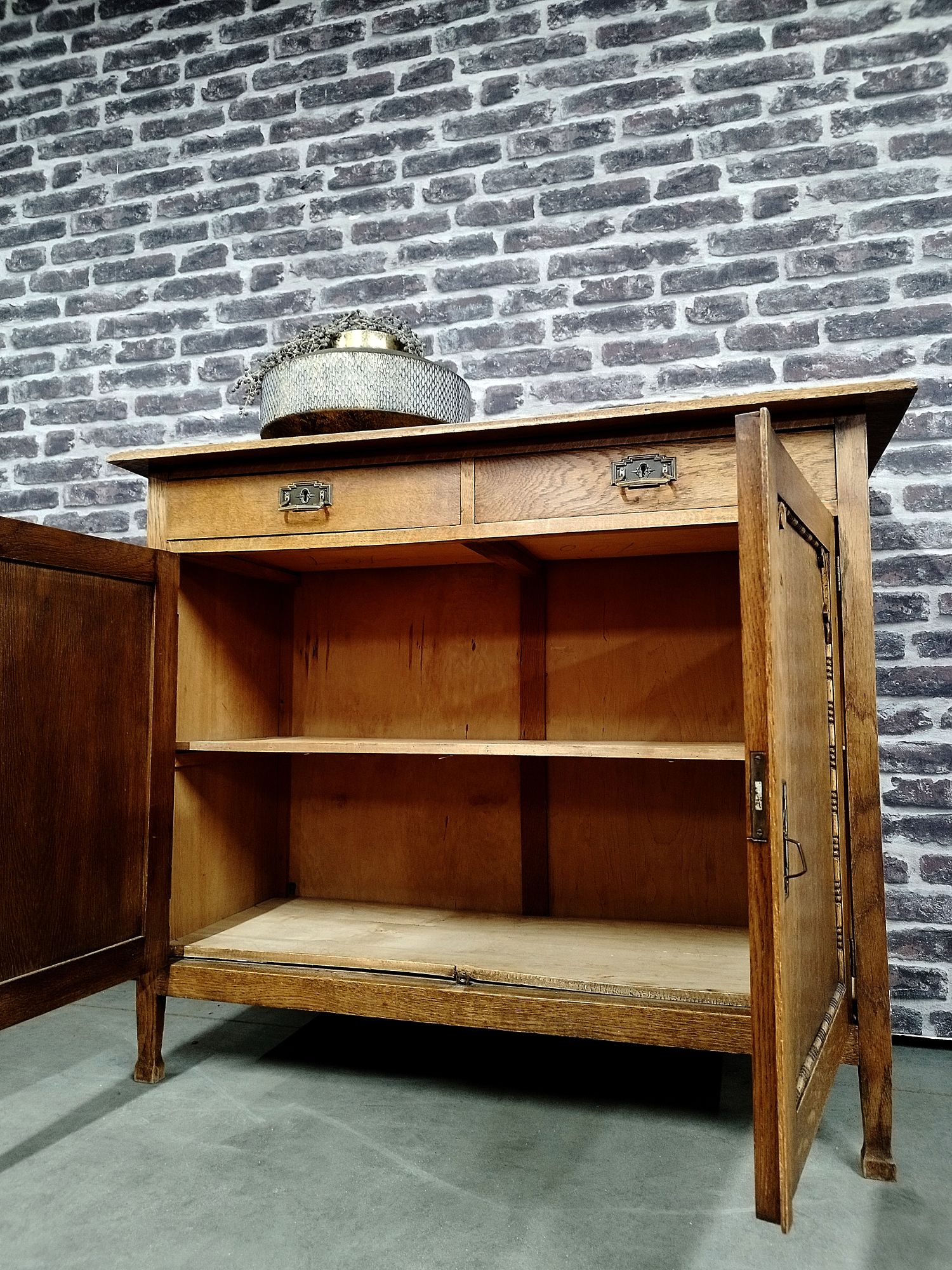 Oud Eiken Dressoir / Meidenkast / Commode / Ladekast image 6