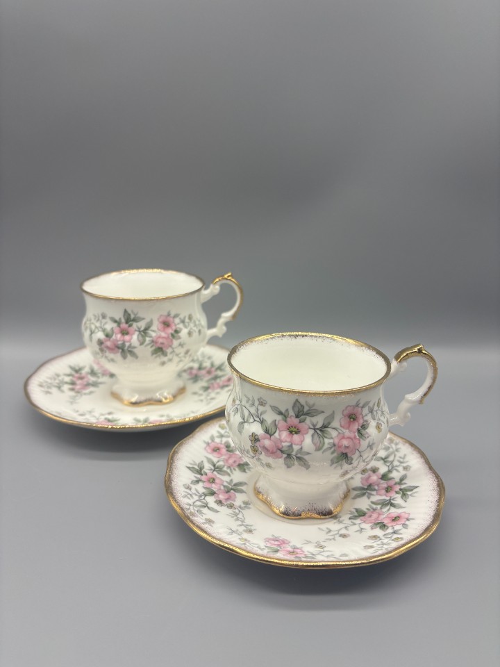 Elizabethan Set Dames & Heren Kop En Schotels Pastel image 3