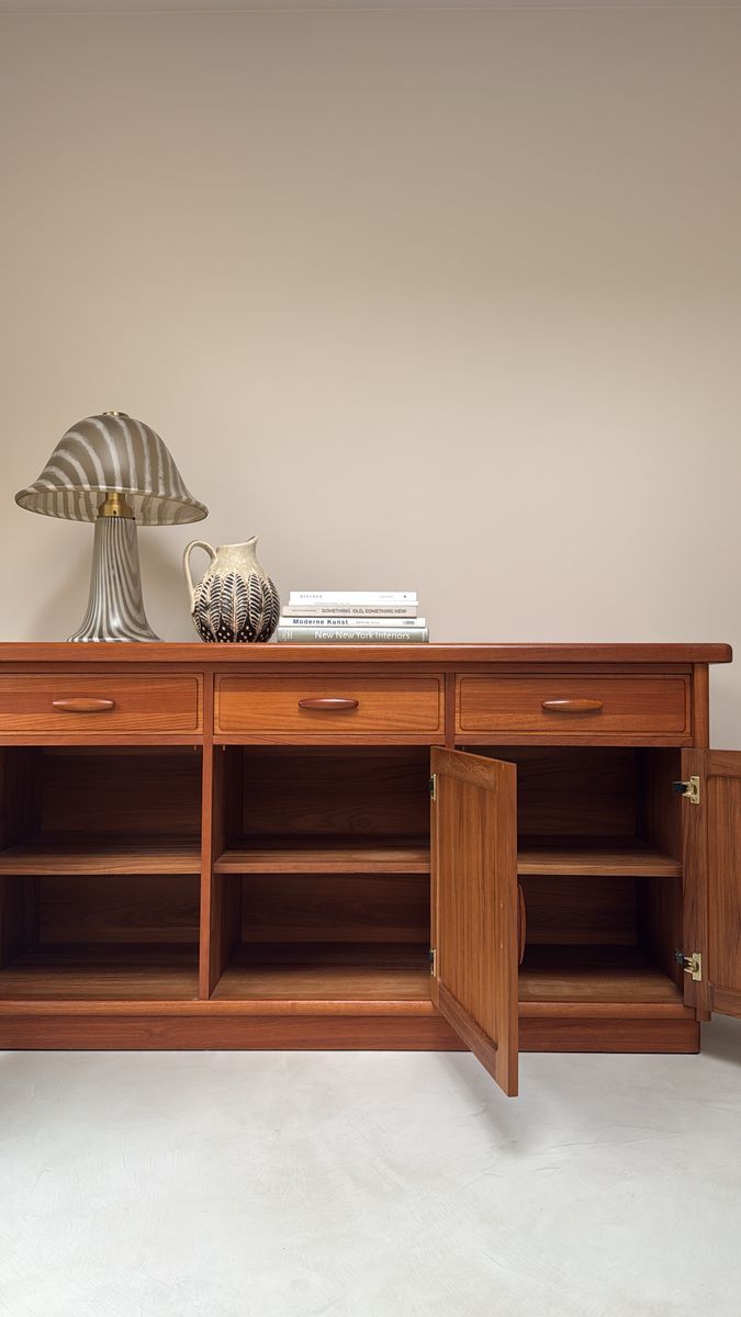 Vintage Houten dyrlund Kast / Dressoir image 9