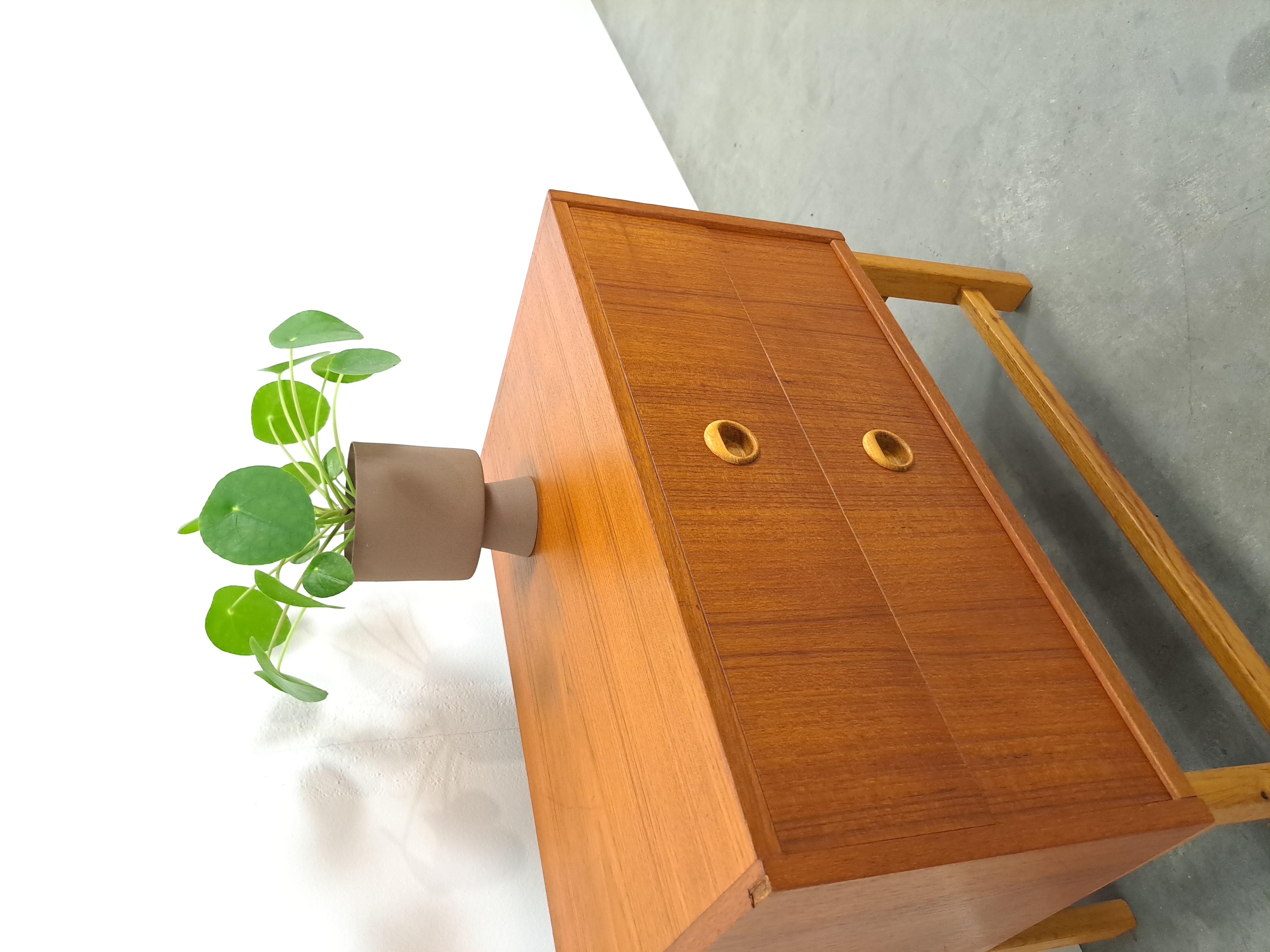 Klein Teak Ladekastje Uit Zweden image 6