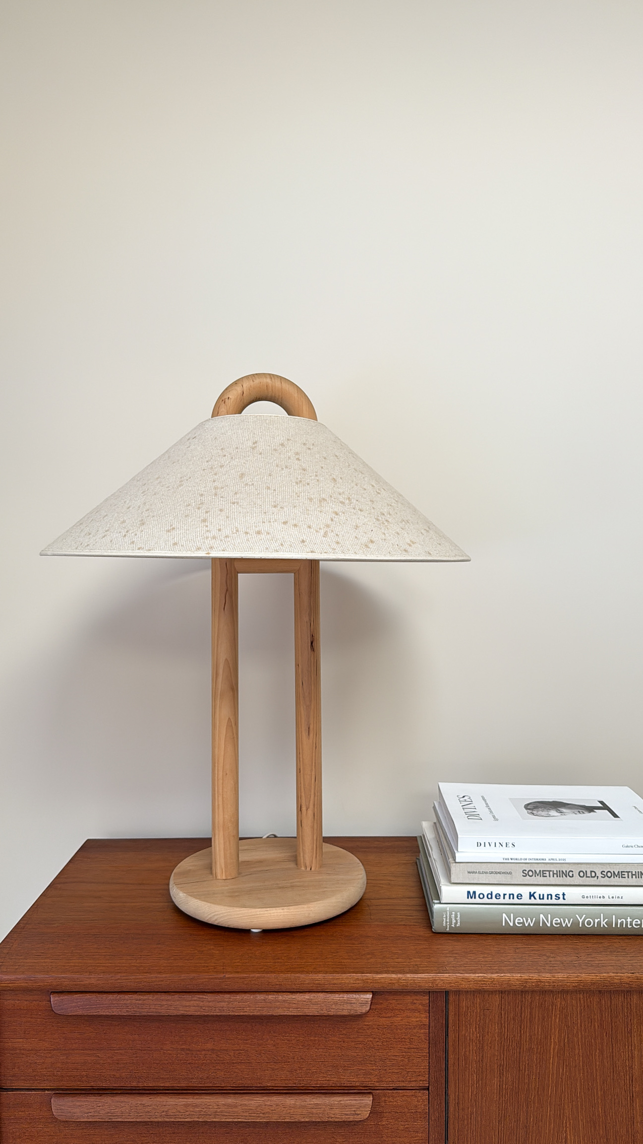 Lys Denemarken Vintage Houten Lamp Met Beige Kap image 2
