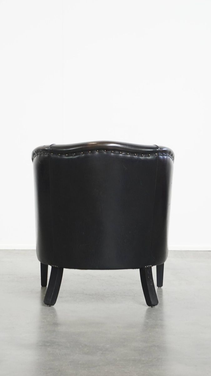 Stijlvolle, Unieke En Subtiele Zwart/ Grijze Clubfauteuil Gemaakt Van Schapenleer image 4