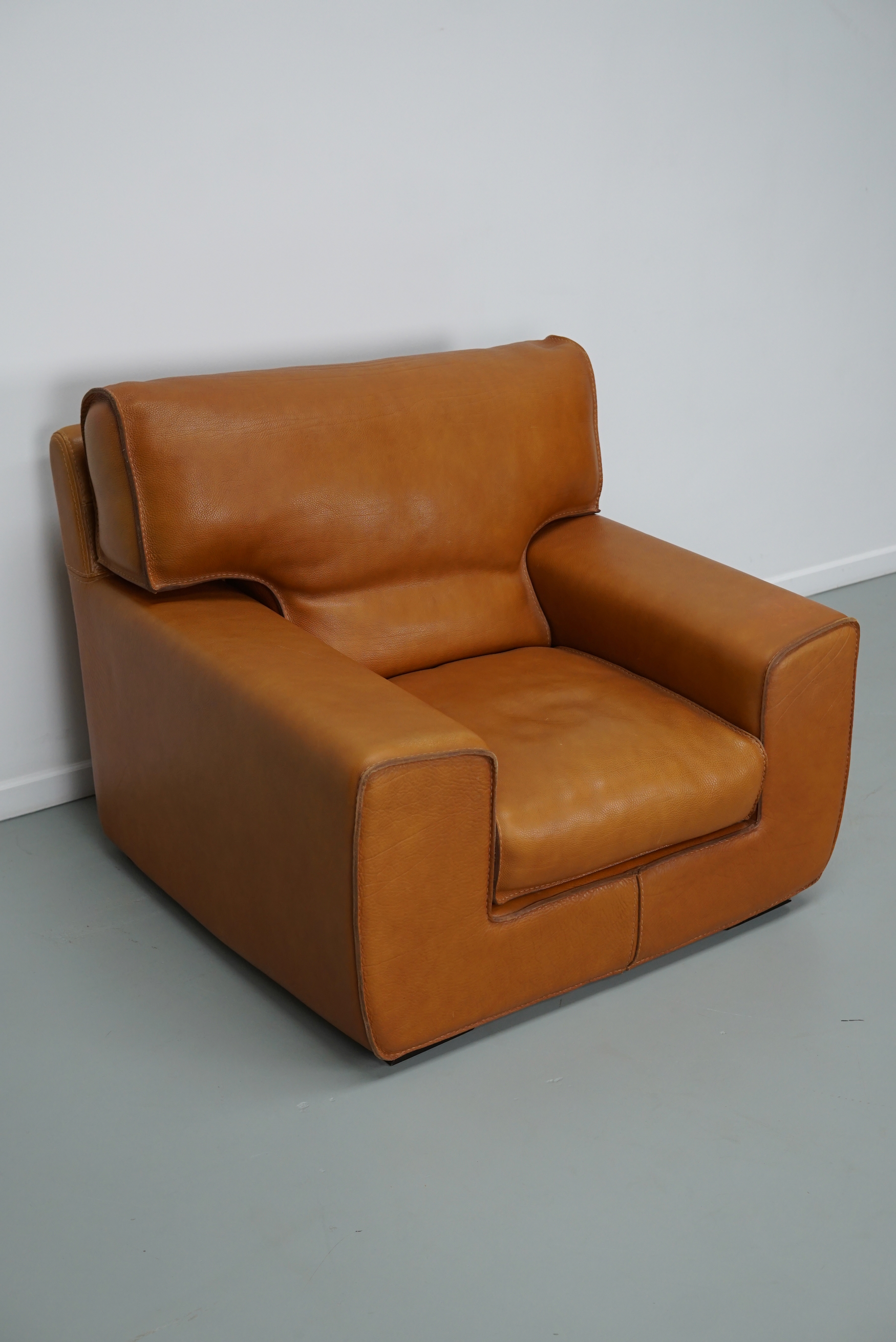 Roche Bobois Clubfauteuil In Tan/cognac Nekleer image 2
