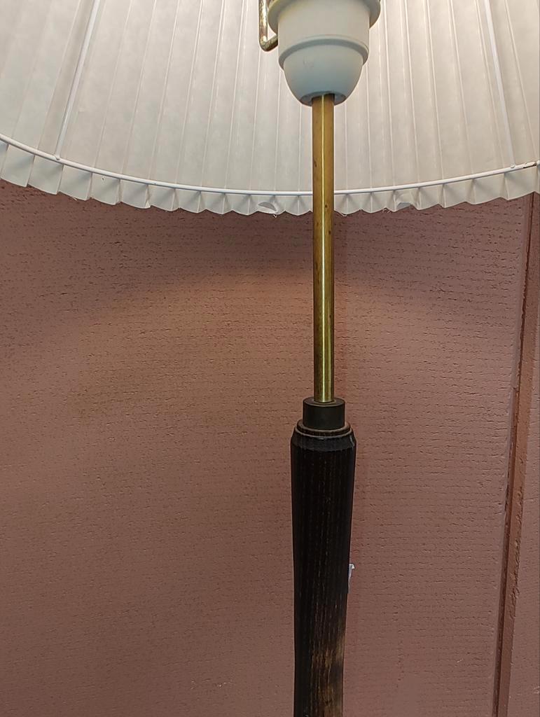 Elegante Staande Lamp Met Geplooide Kap image 12