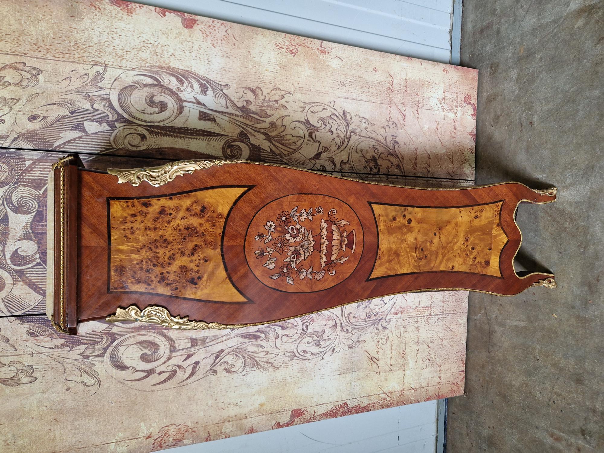 Klassieke Zuil, Plantentafel, Piedestal, Wortelfineer En Marmeren Blad En Missing Versieringen Afm. 30x30cm En 126cm Hoog. image 2