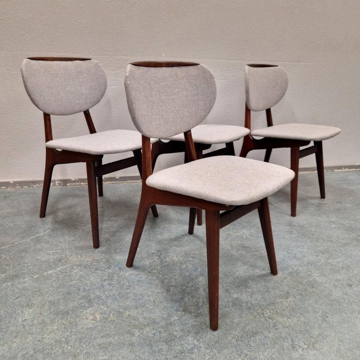 4 Vintage Eetkamerstoelen 4 Vintage Stoelen Bekleed image 2