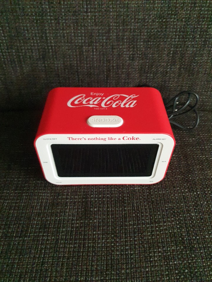 Bekijk Coca Cola Classic Wekkerradio. Vintage op Reliving 🤩