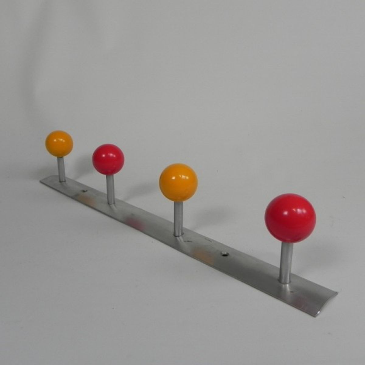 Wandkapstok Met Gekleurde Bollen, Jaren 50 image 2