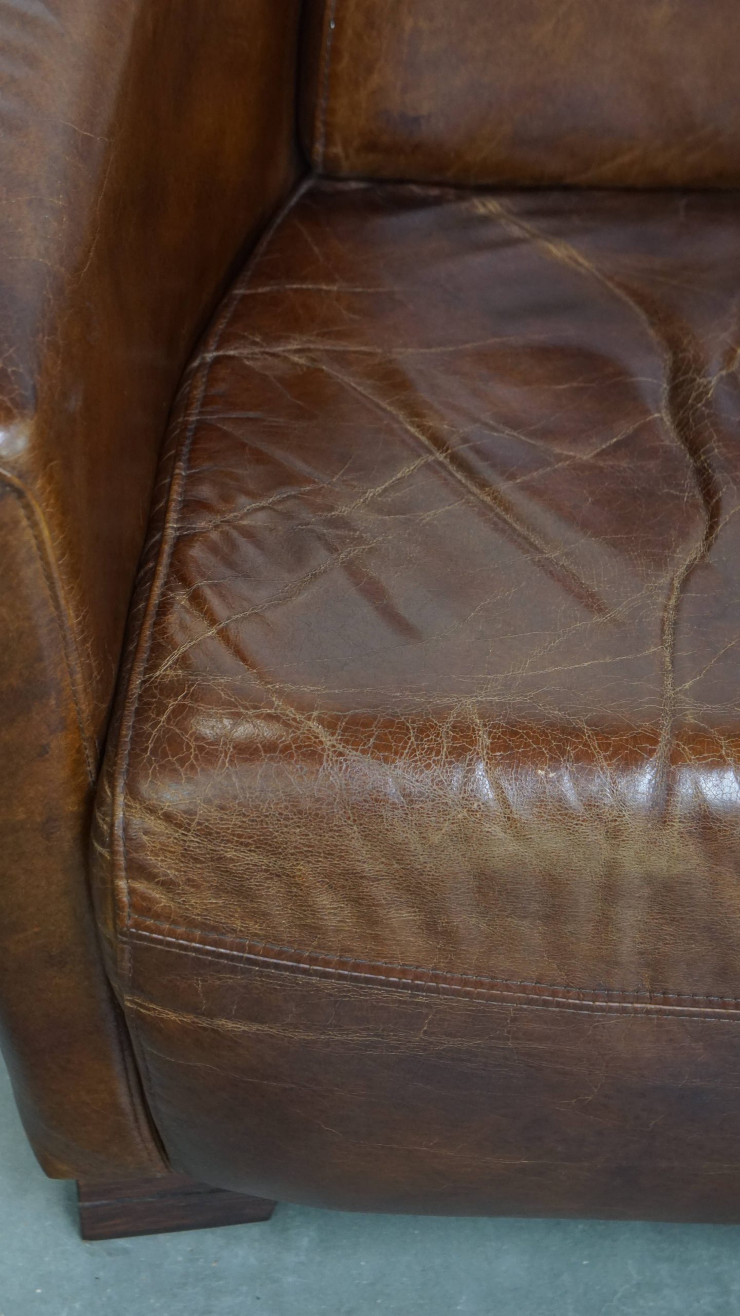 Karaktervolle En Unieke Bruine Aviator Design Fauteuil Gemaakt Van Rundleer image 13