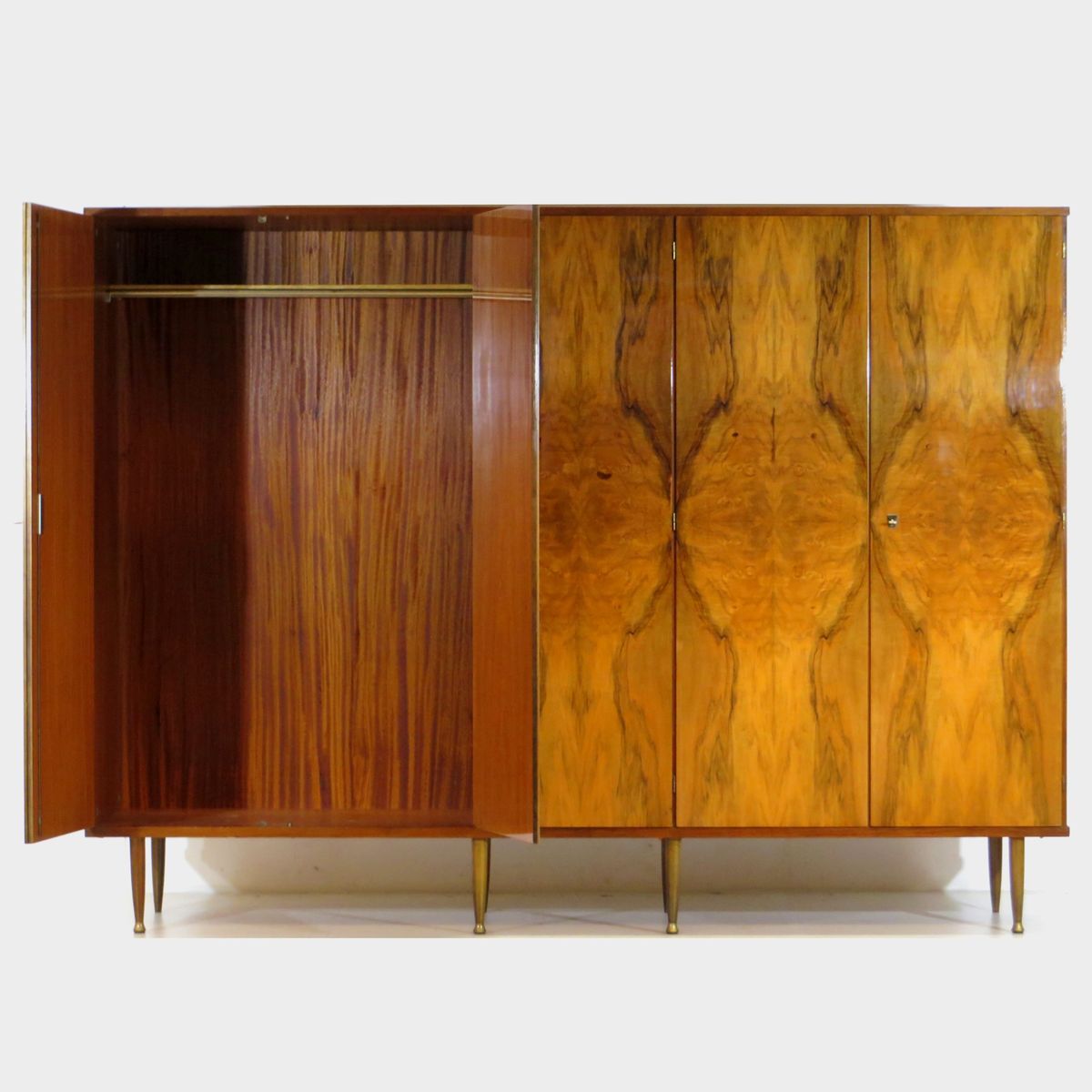Vintage Mid Century 5-deurs Kledingkast In Walnoot, 1960s image 2