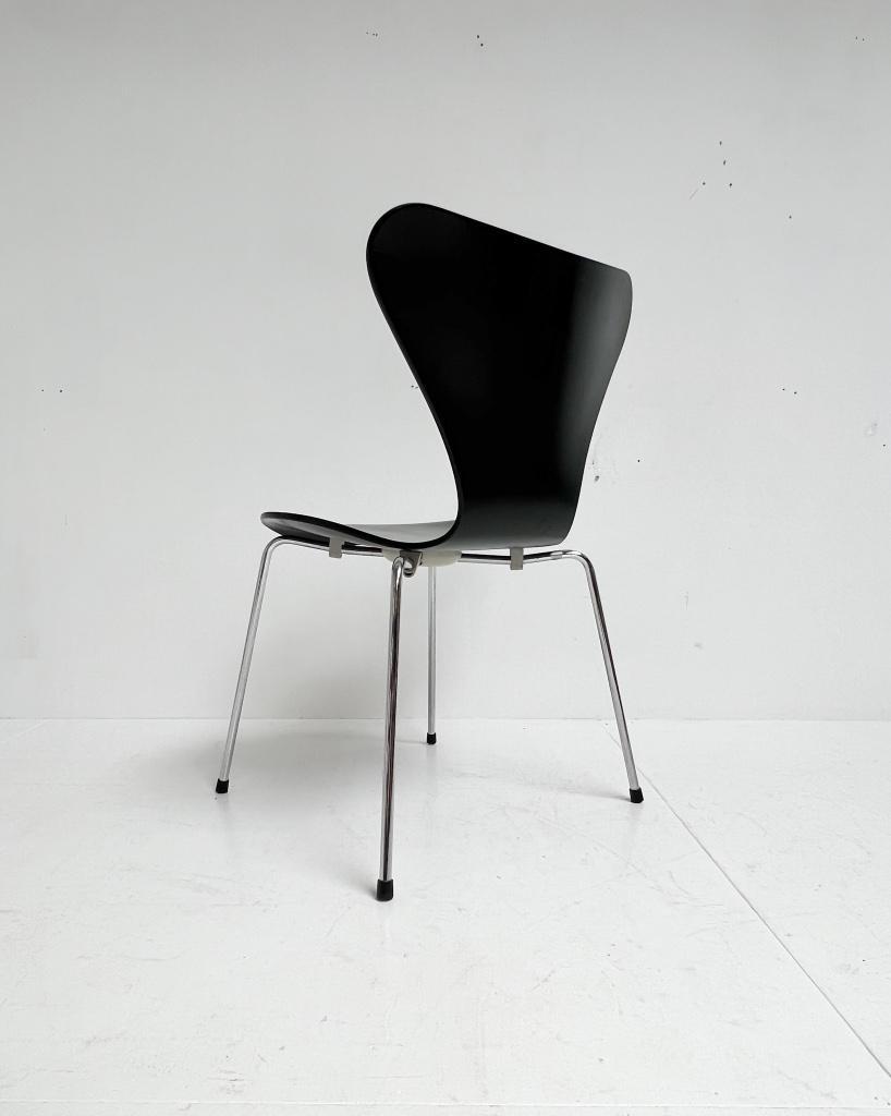 Set Van 2 Model 3107 Stoelen Van Arne Jacobsen, 1990's image 6