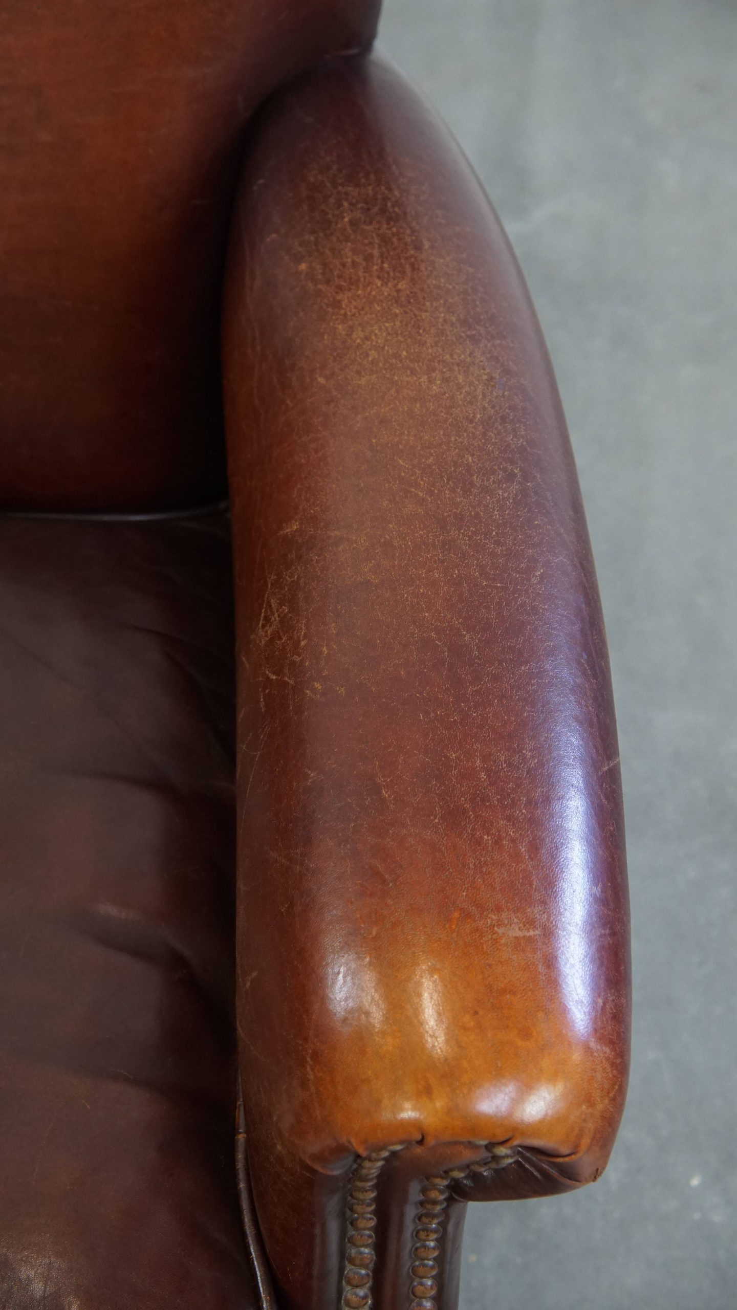 Karkatervolle Vintage Schapenleren Armchair/ Fauteuil Met Warme Kleuren En Een Mooi Patina image 9