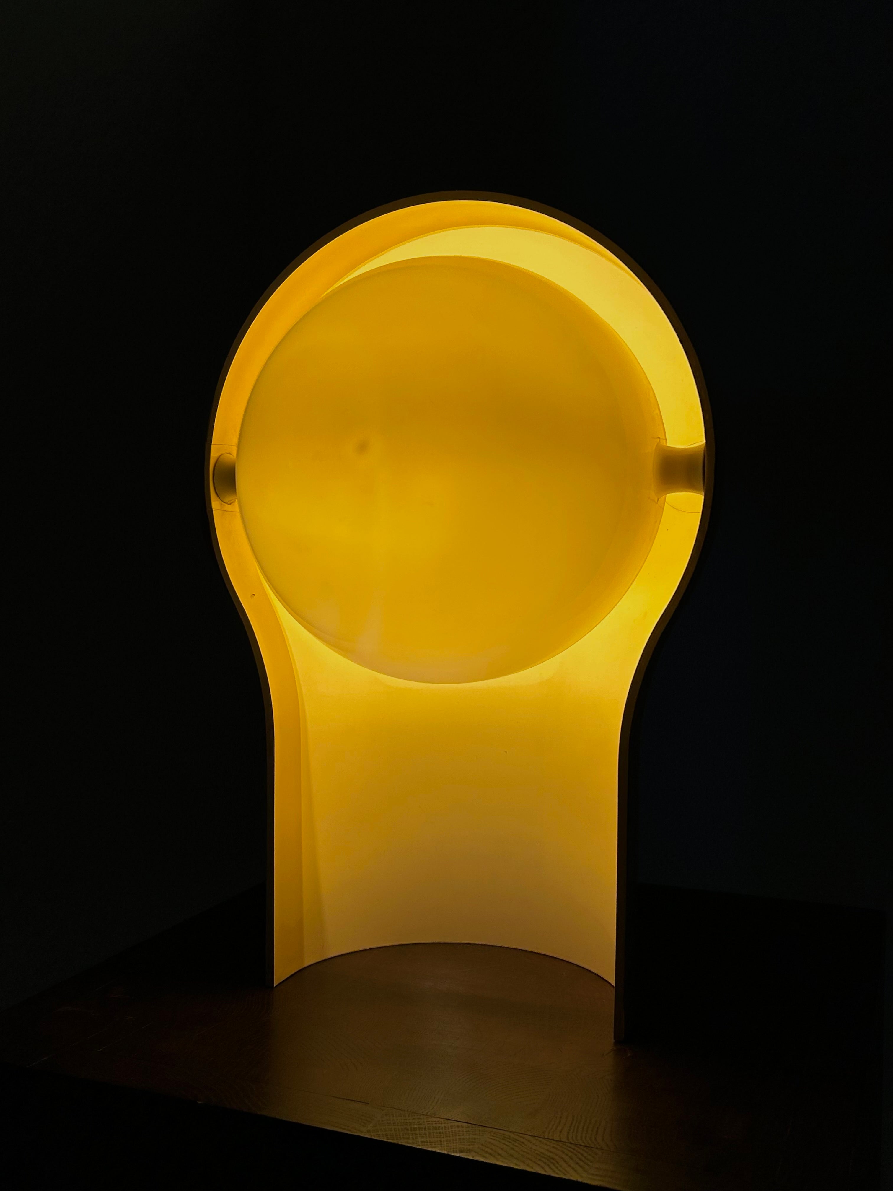 Telegono Tafellamp Door Vico Magistretti Voor Artemide image 10