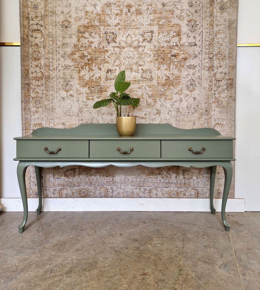 Queen Anne Vintage Dressoir In Groen/ Ladekast Met Drie Lades image 2
