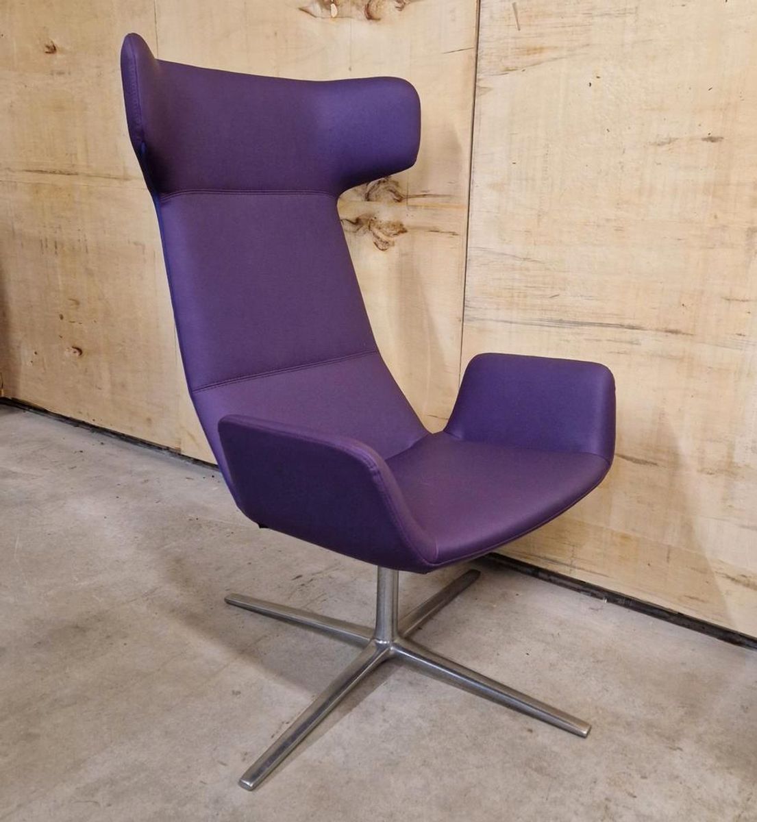Stijlvolle Strakke Lexi Lounge Paarse Draaifauteuil image 2
