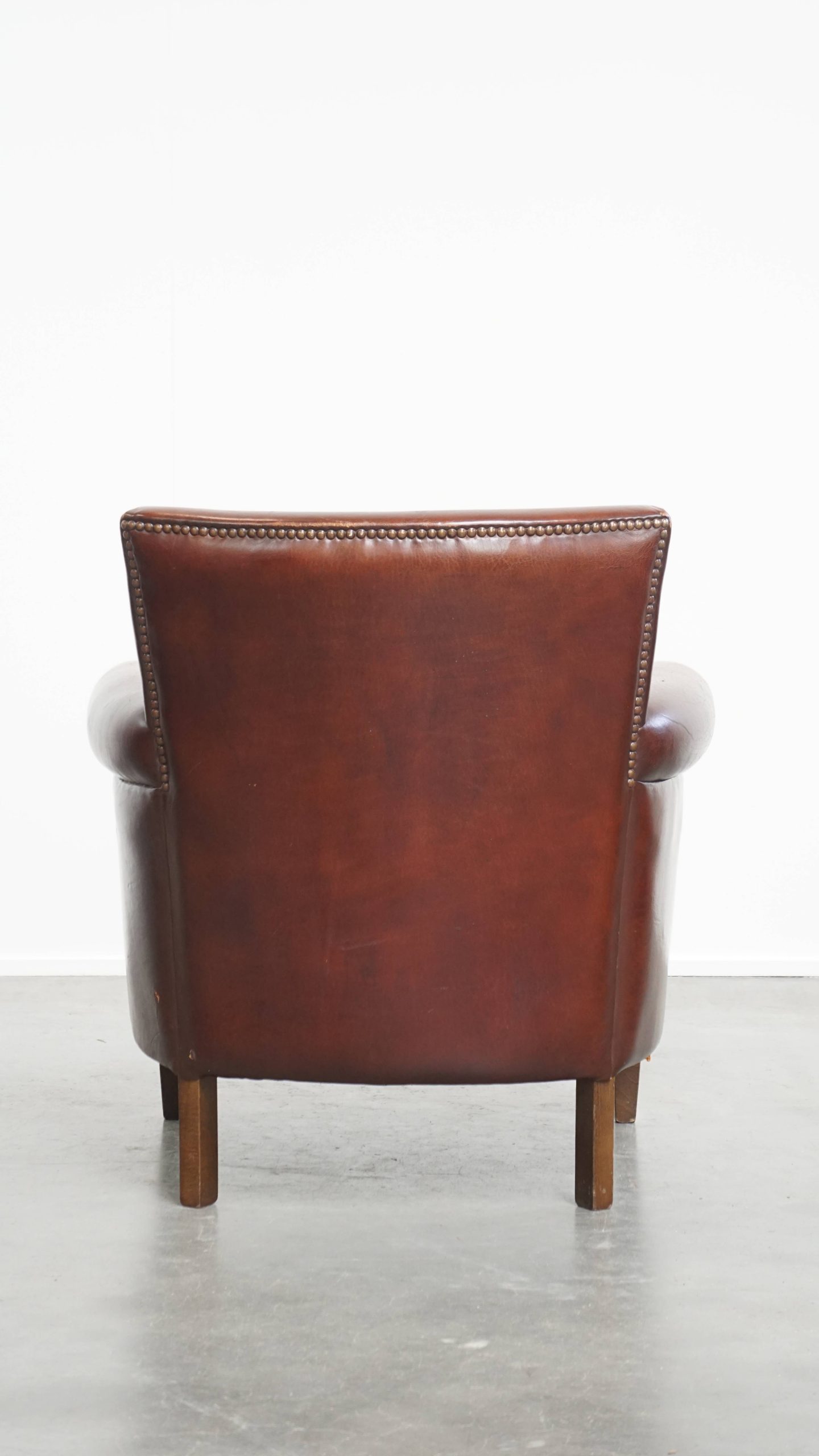 Vintage Karaktervolle Fauteuil Gemaakt Van Schapenleer Met Een Prachtige Warme Kleurstelling image 5