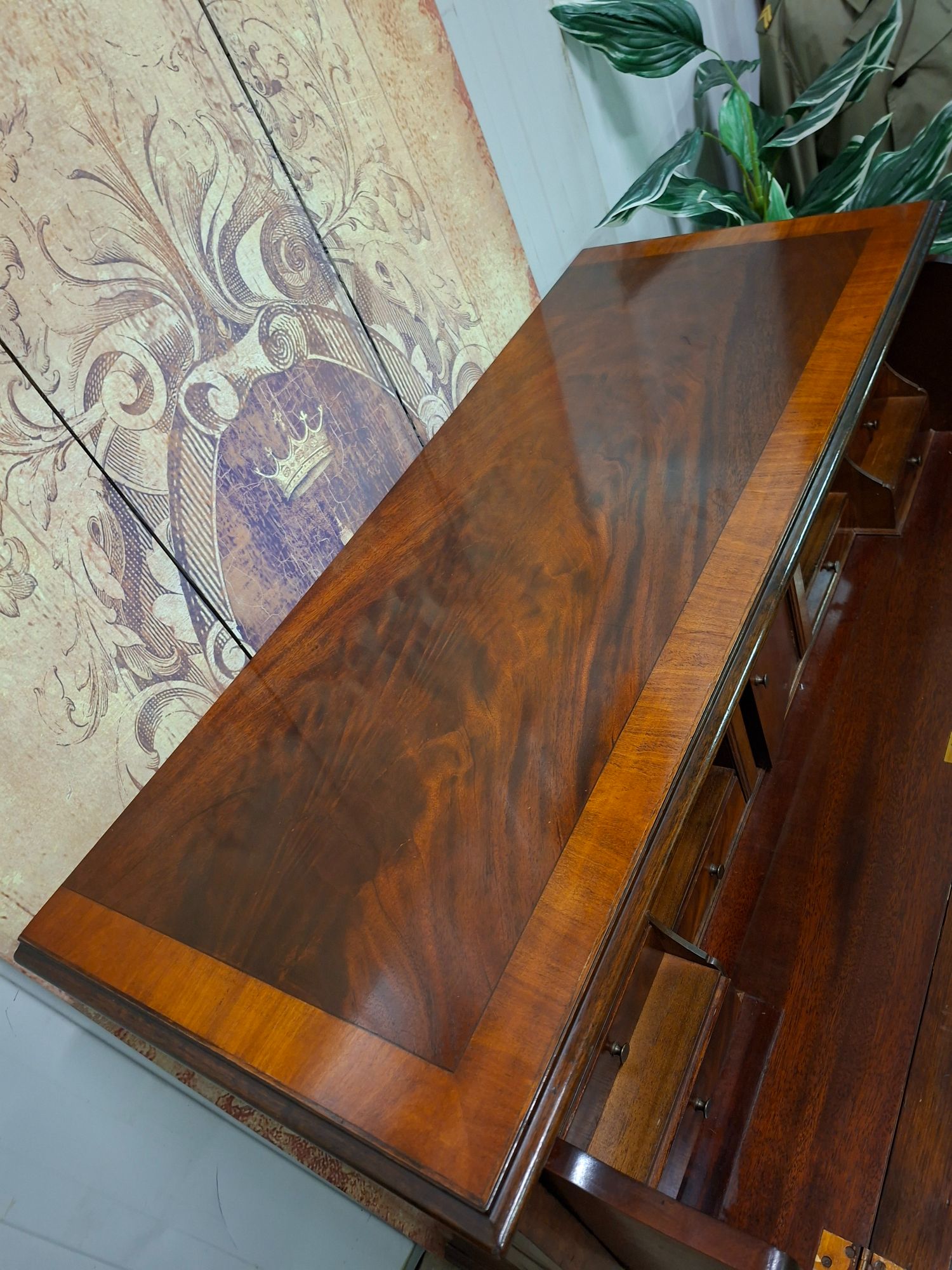 Antieke Engelse Ladenkast, Commode, Achter De Bovenste Lade Zit Een Schrijfgedeelte Ca. 1860 Afm. 120x49 En 115cm Hoog. image 9