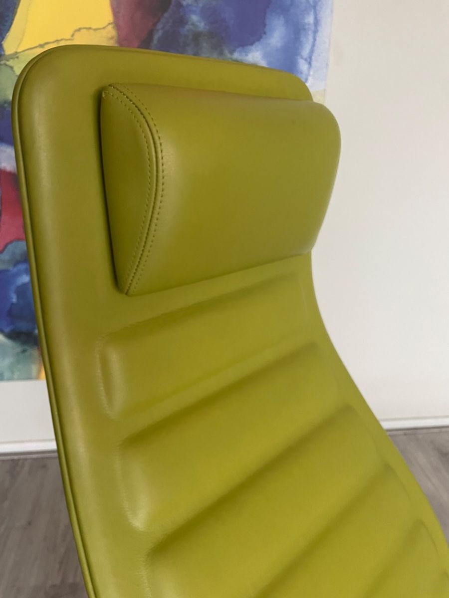 Capellini Lotus Attesa High Back Leather Swivel Relax Chair image 2