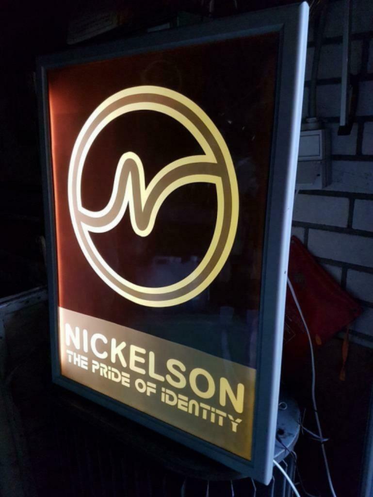 Lichtreclame Nickelson | The Pride Of Identity Lichtbak image 2