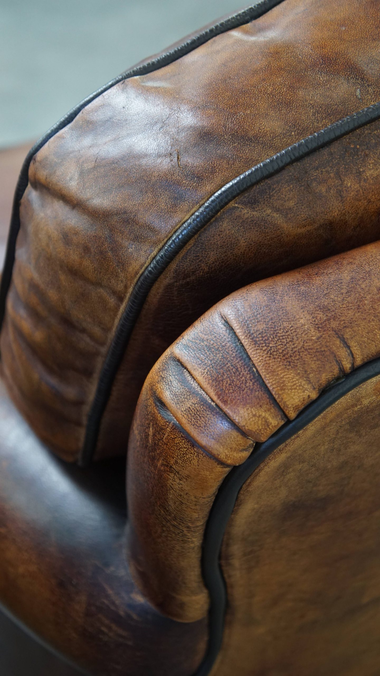 Set Van 2 Schapenleren Armchairs In Engelse Stijl Met Een Unieke Vormgeving En Mooie Kleuren image 18