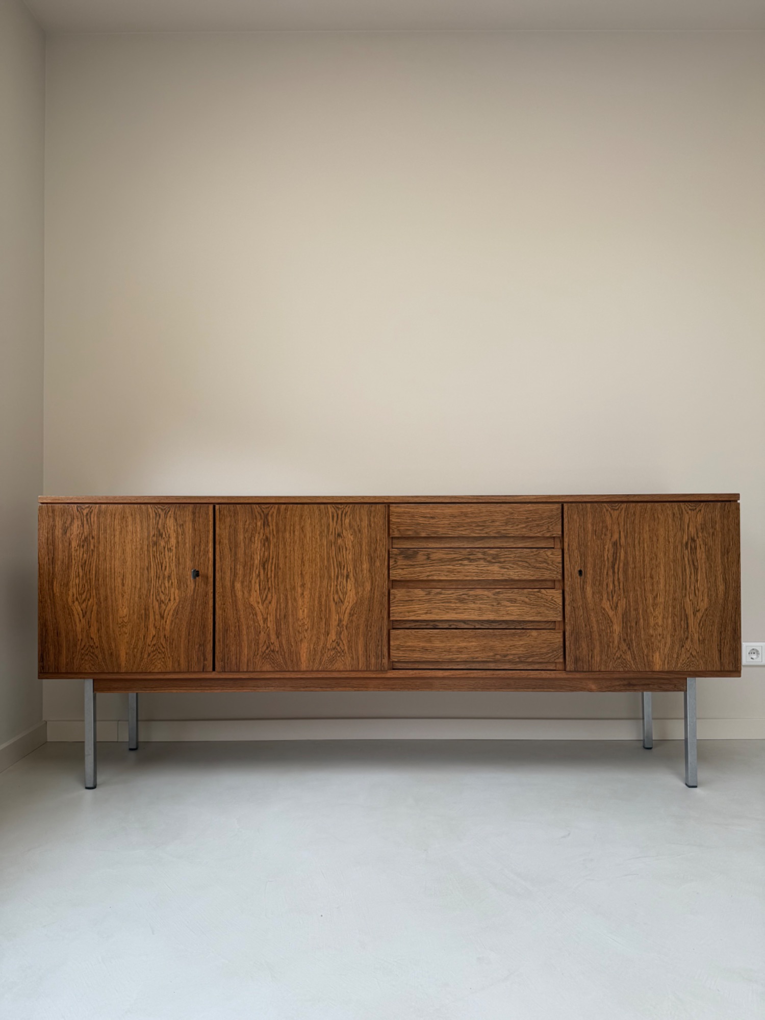 Vintage Palissander/ Houten Dressoir / Sideboard image 2