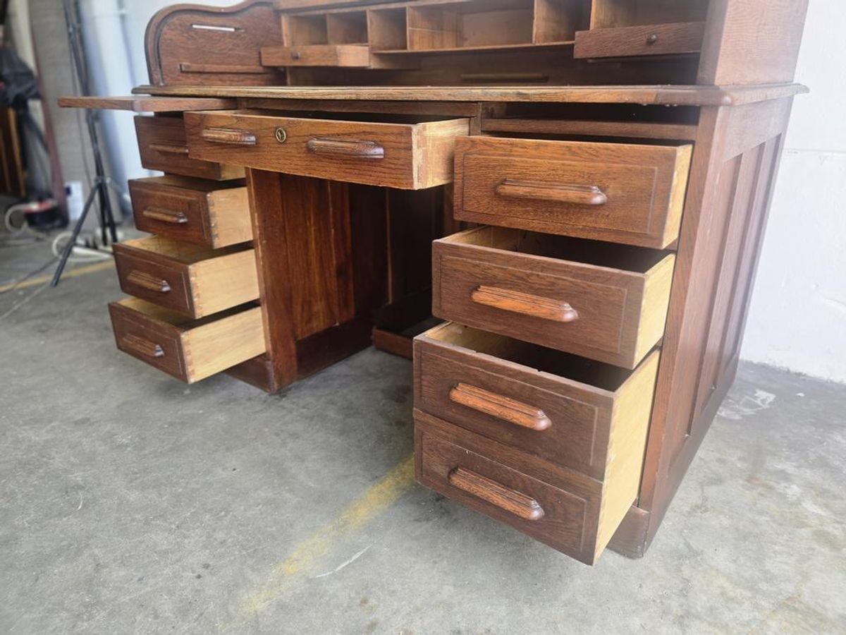 Vintage Houten Amerikaanse Bureau Met Rolluik Deur image 16