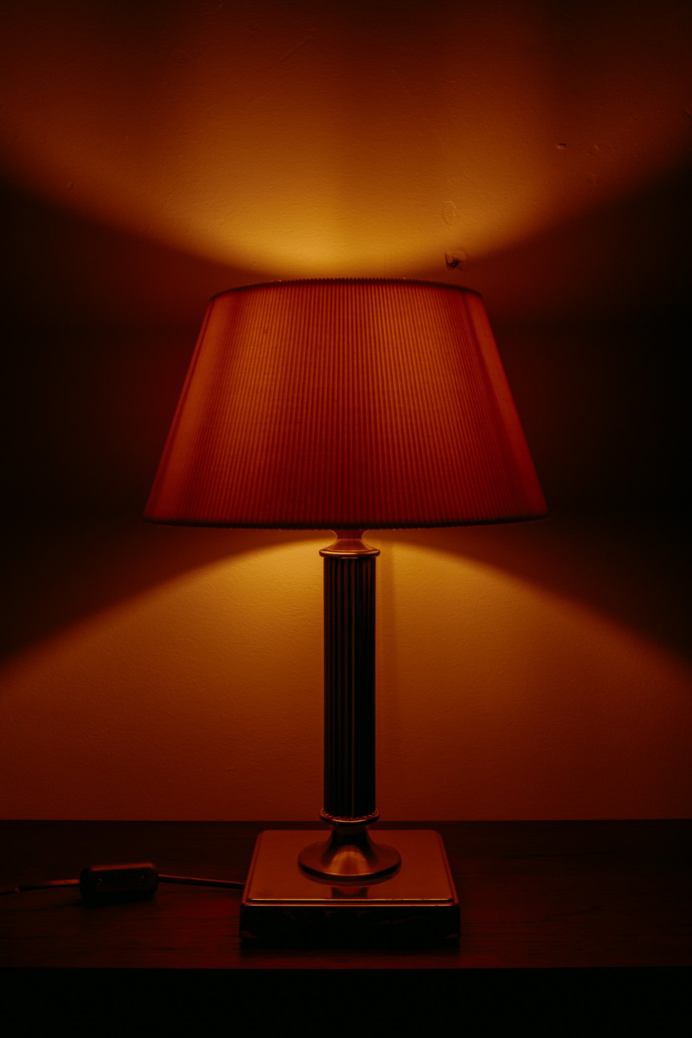 Messing Vintage Tafellamp Met Crèmekleurige Plisse Kap image 3