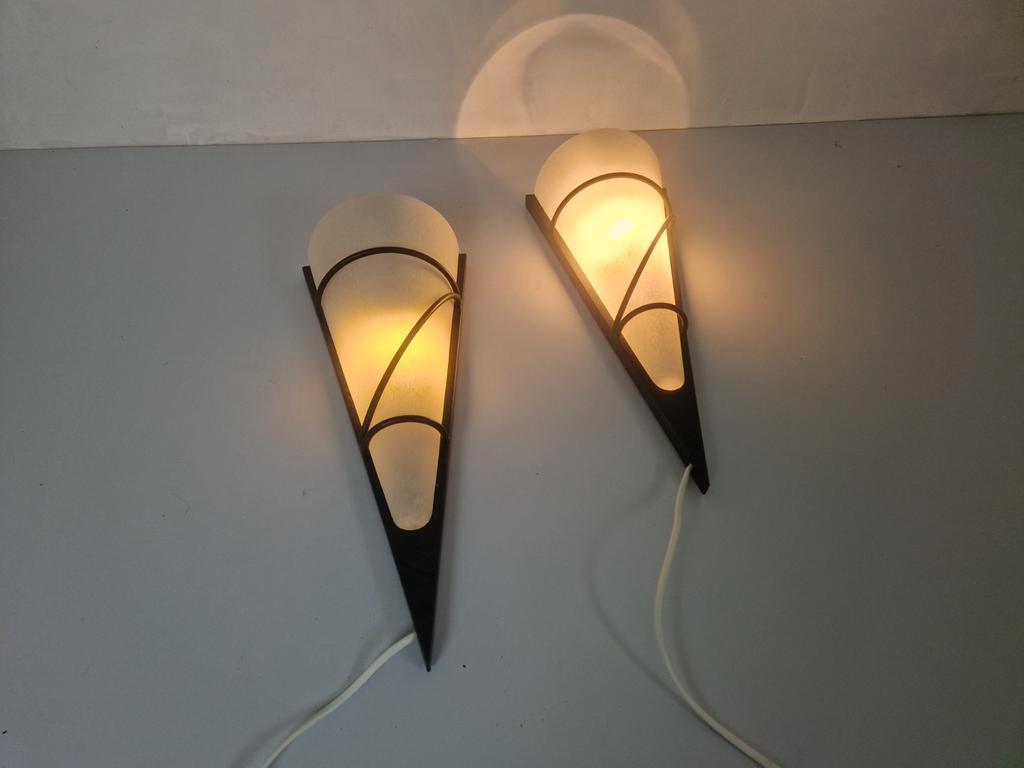 Een Paar Wandlampen Design Metaal Glas. image 3