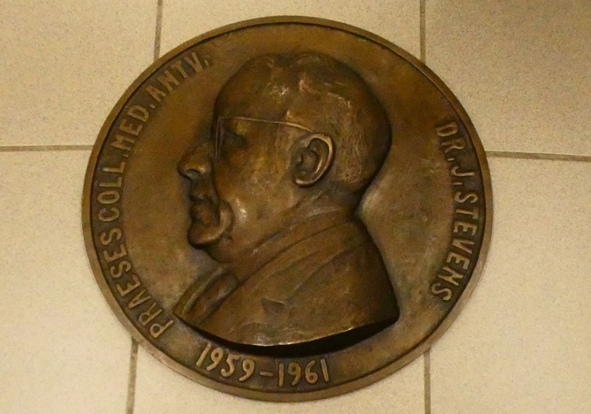 Frans Claessens Bronzen Wandplaat image 6