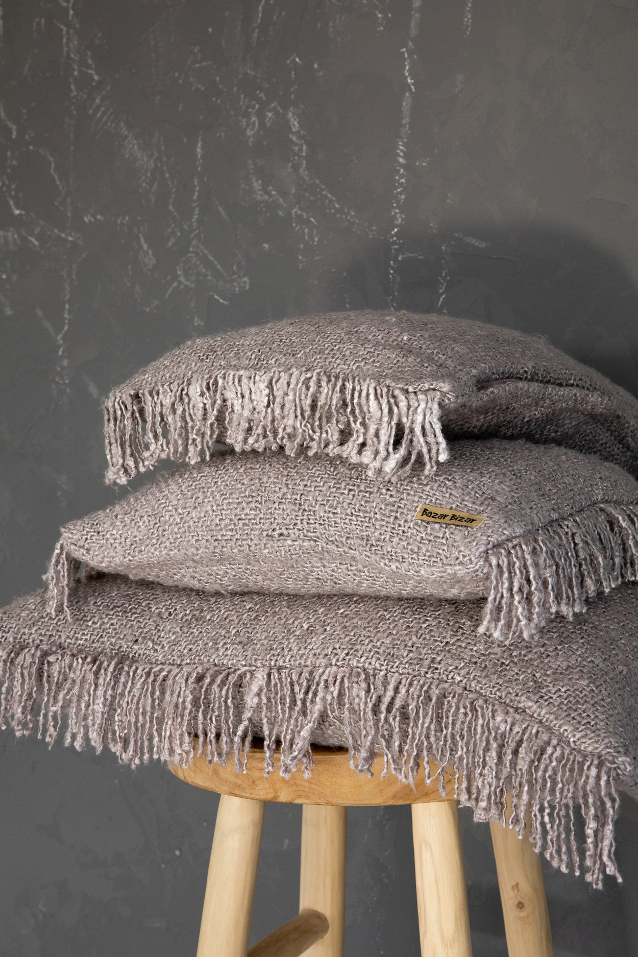 Bazar Bizar | De Oh My Gee Kussenhoes - Parelgrijs - 30x50 image 3