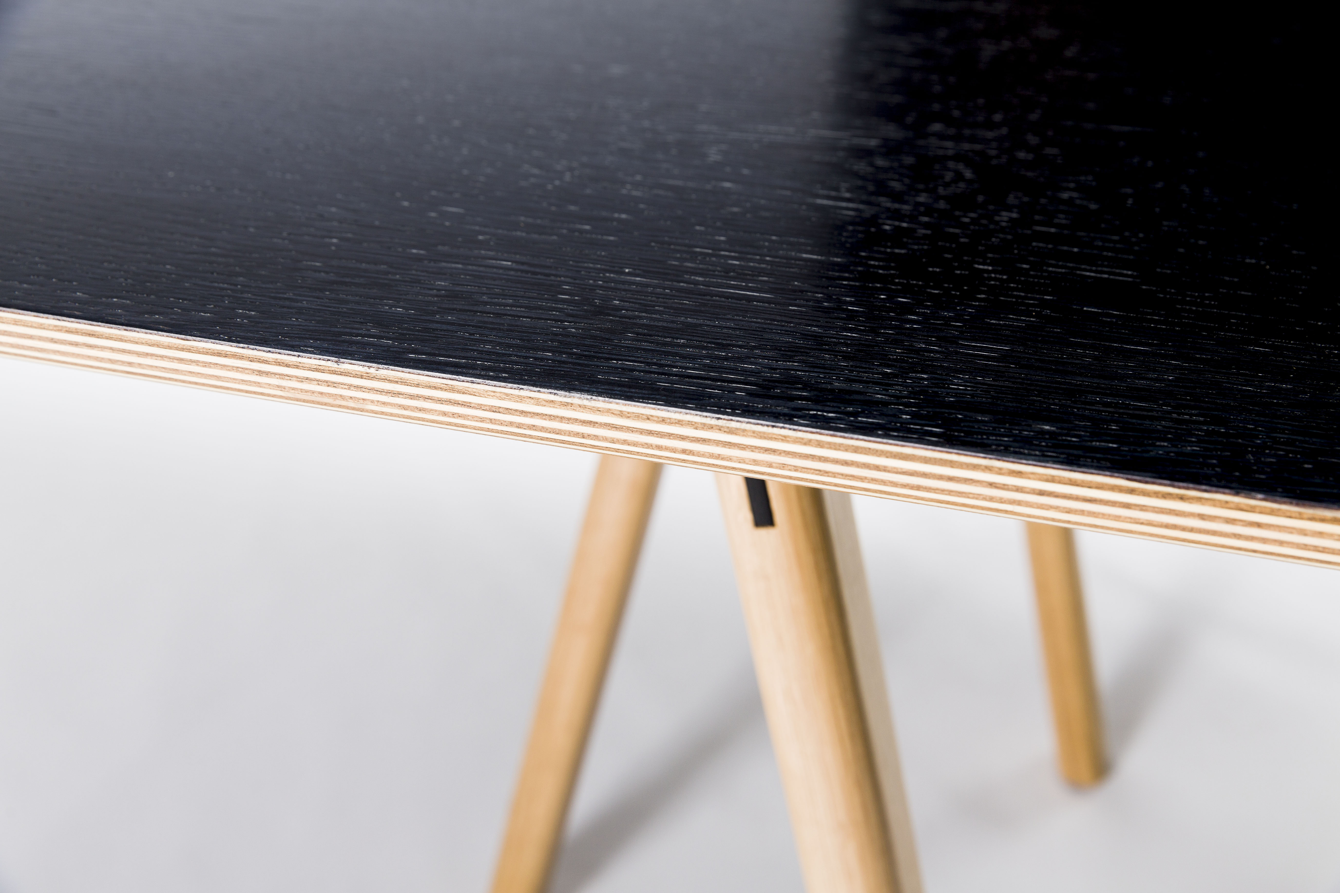 Feelgood Designs • Eetkamertafel Small Zwart (indoor) image 3