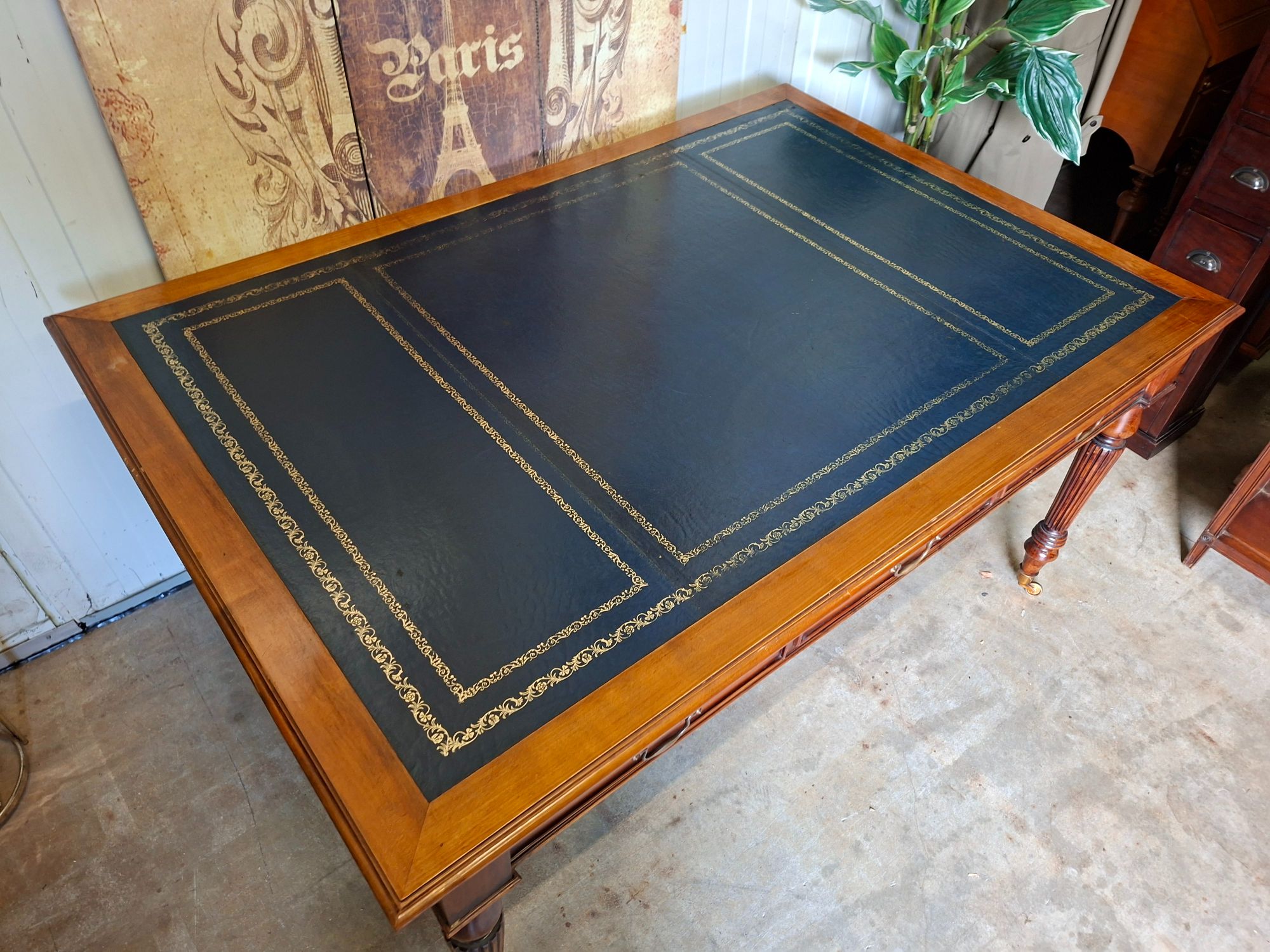 Klassieke Engelse Schrijftafel, Partnerdesk, Dubbelzijdig Lichte Leeftijdsgebonden Gebruikssporen, Afm. 160x90cm En 80cm Hoog. image 5