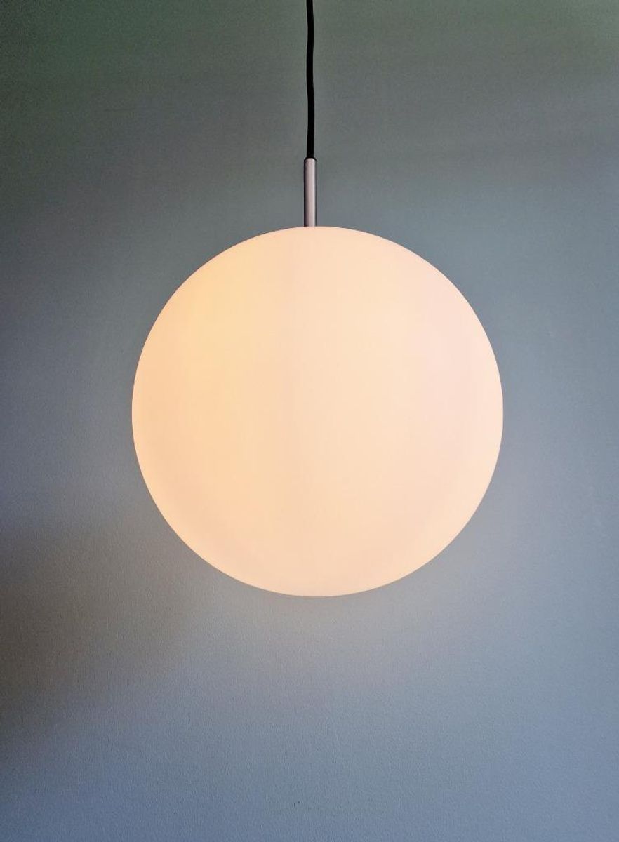 Grote Suspensie In Wit Gesatineerd Opaalglas, Limburg, 1970 image 4