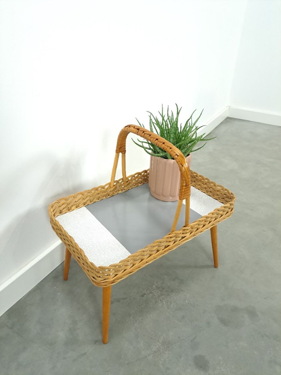 Rotan Dienblad Op Poten Met Grijs Formica image 6
