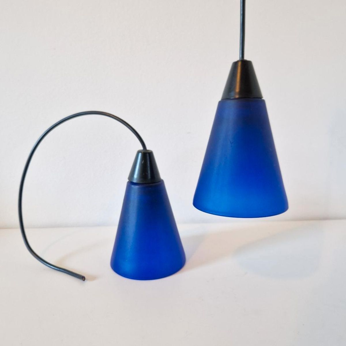 Set Van 2 Post Modern 80's Hanglampen Kelkjes Hanglamp image 2