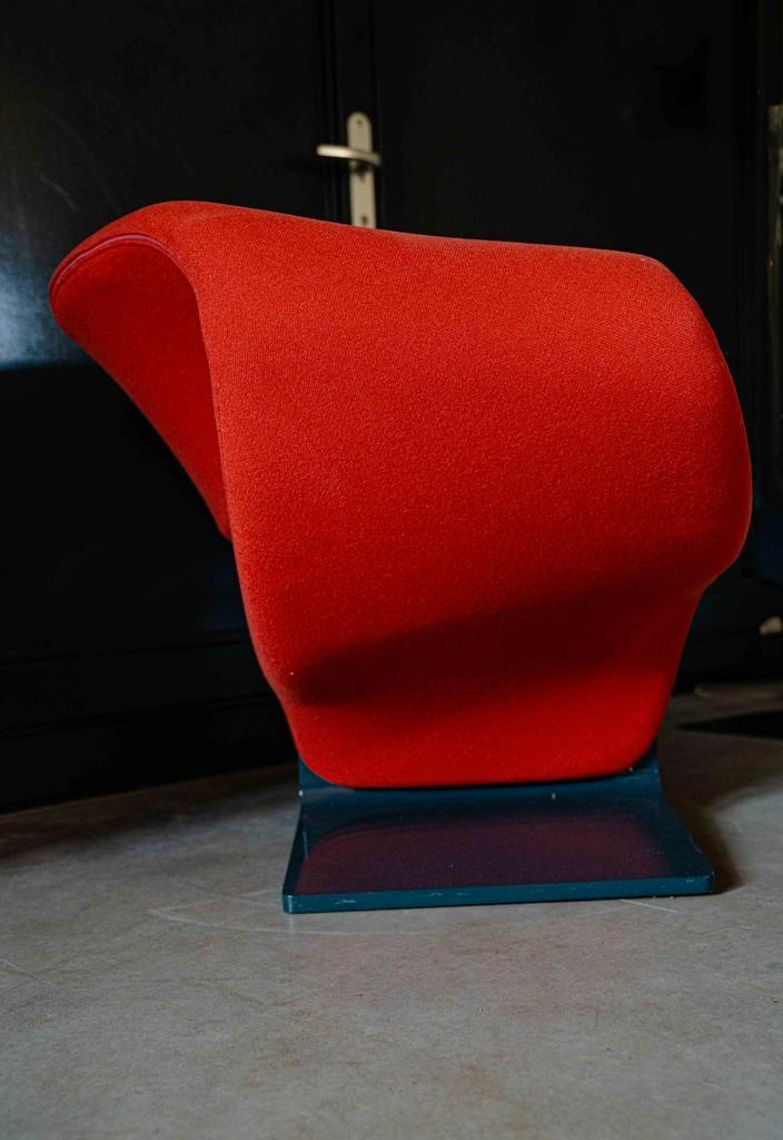 Artifort Ribbon Chair image 4