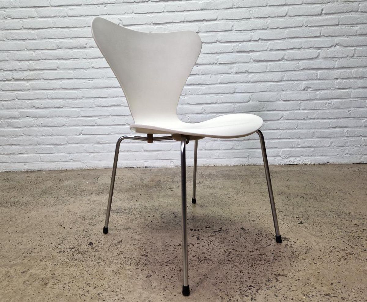 Arne Jacobsen Voor Fritz Hansen Vlinderstoel 1969 image 9