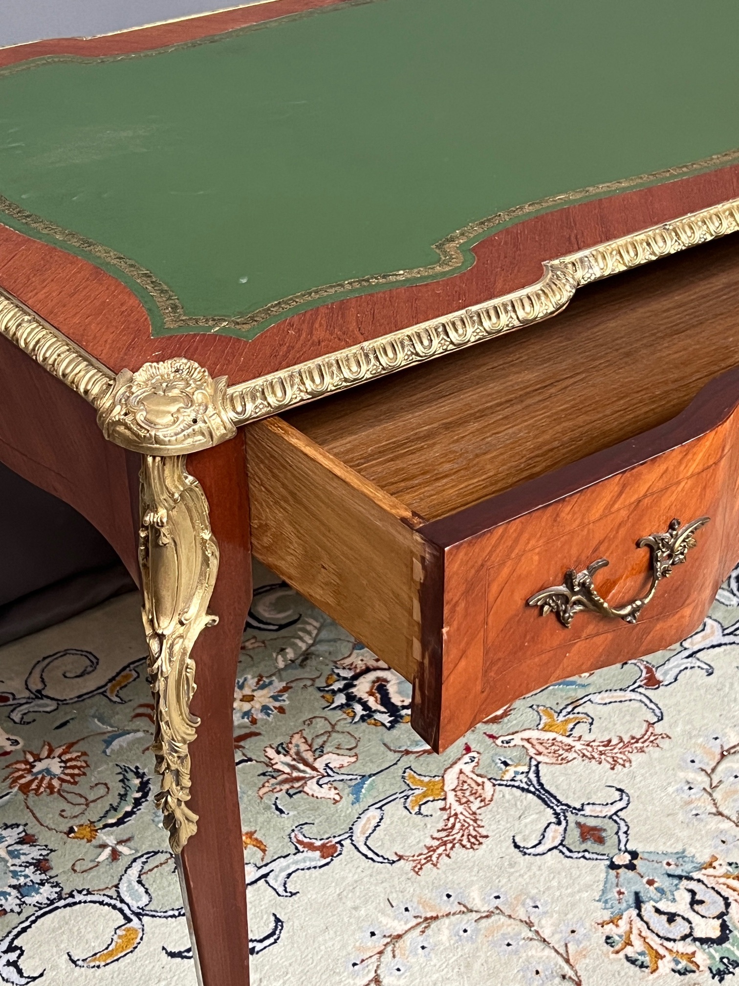 Rococo Schrijftafel, Bureau, Desk. image 6