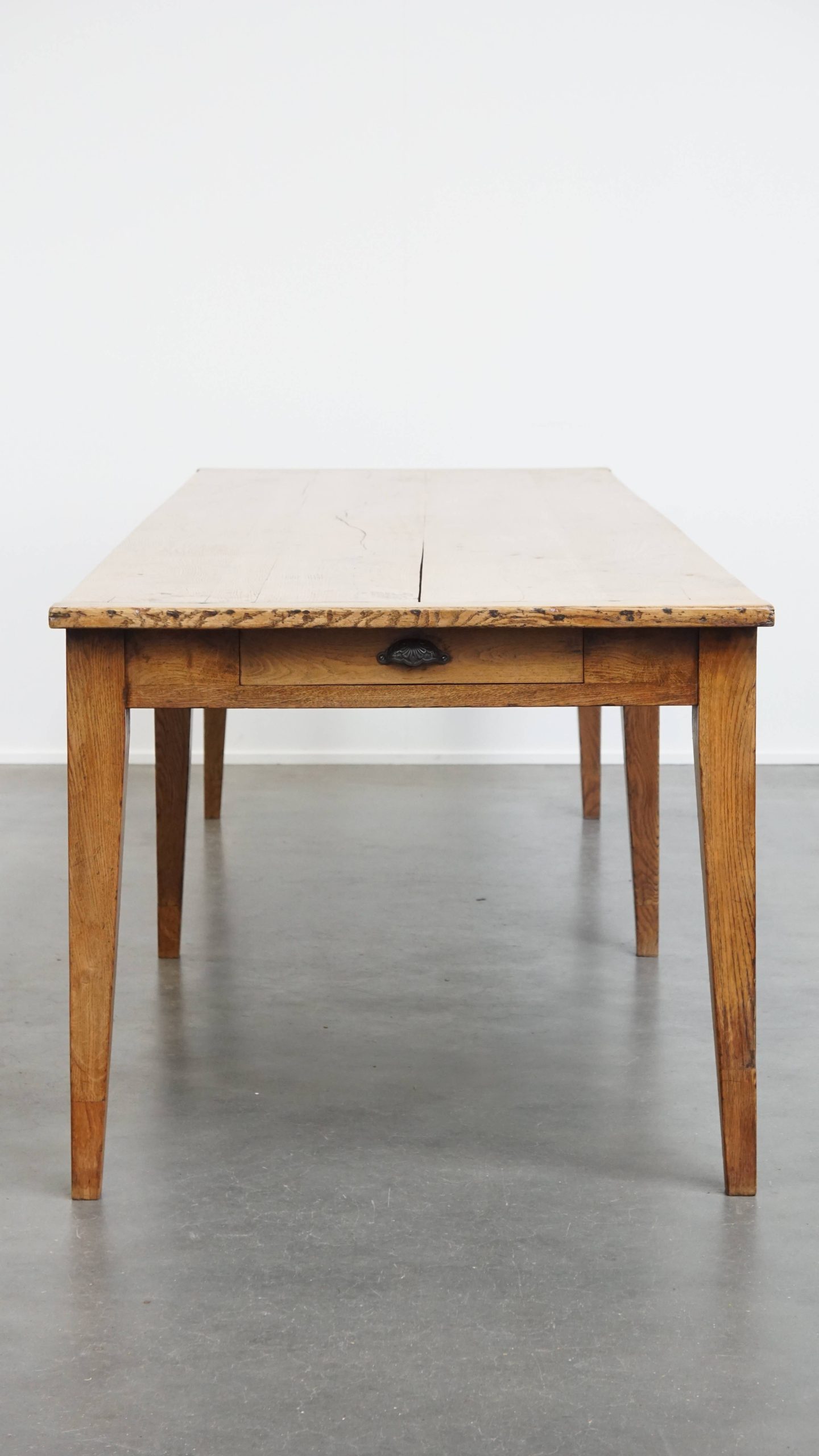 Zeer Grote En Karaktervolle Antieke Eikenhouten Xxl Eettafel Voor 8 Tot 10 Personen image 4