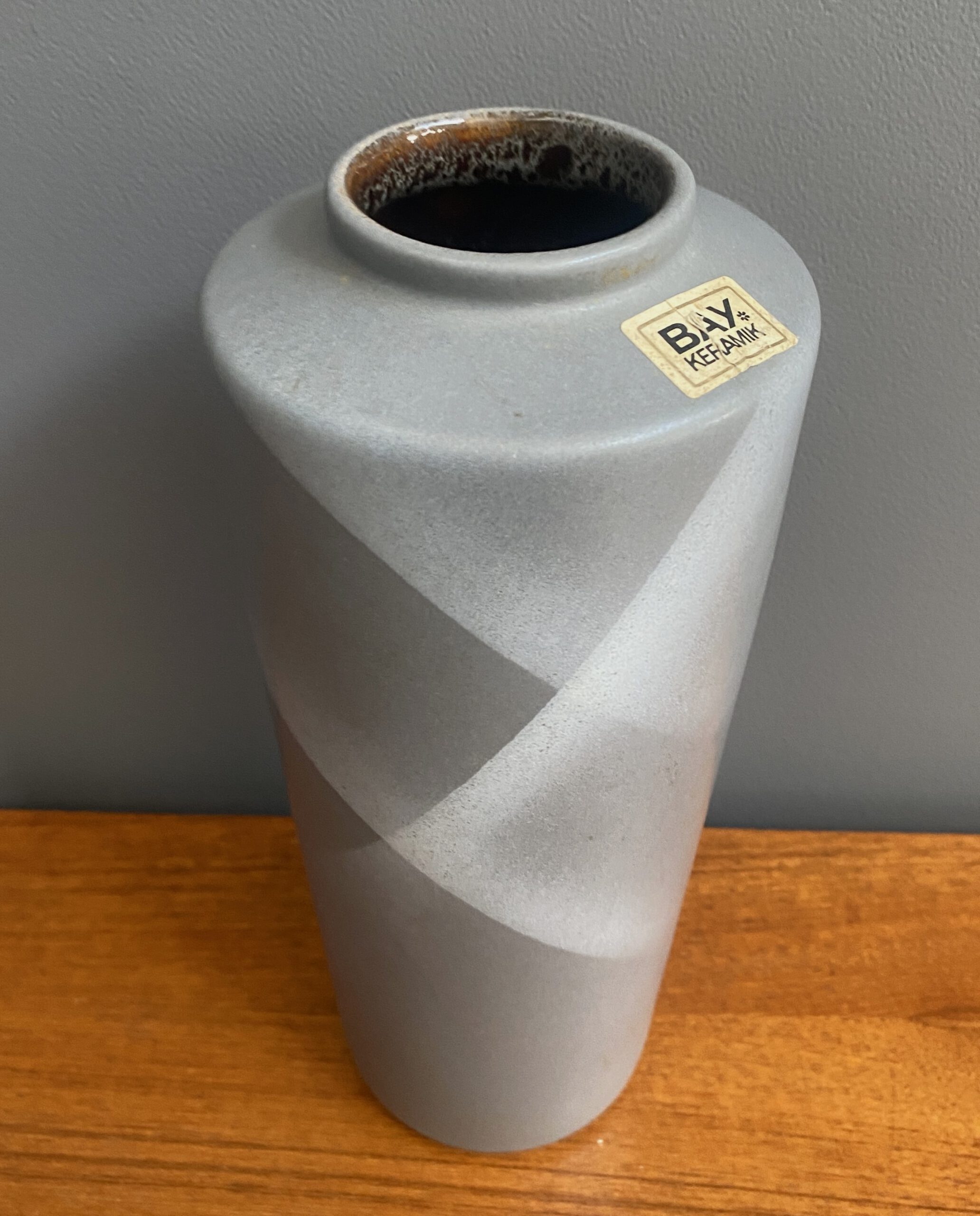 Modernist Vase By Bay Model 690 25 1970s Wgp image 2