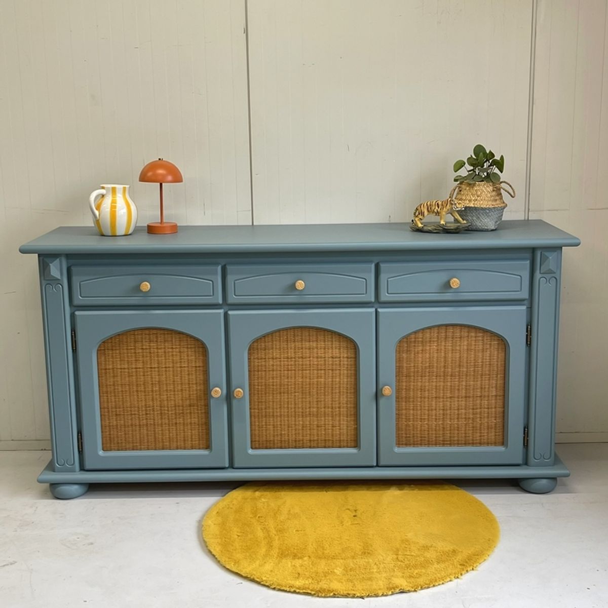 Prachtig Restyle Massief Dressoir Blauw & Rotan Wandkast image 3