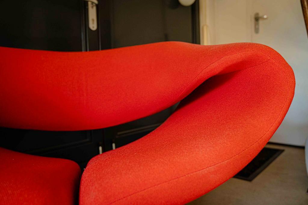 Artifort Ribbon Chair image 5