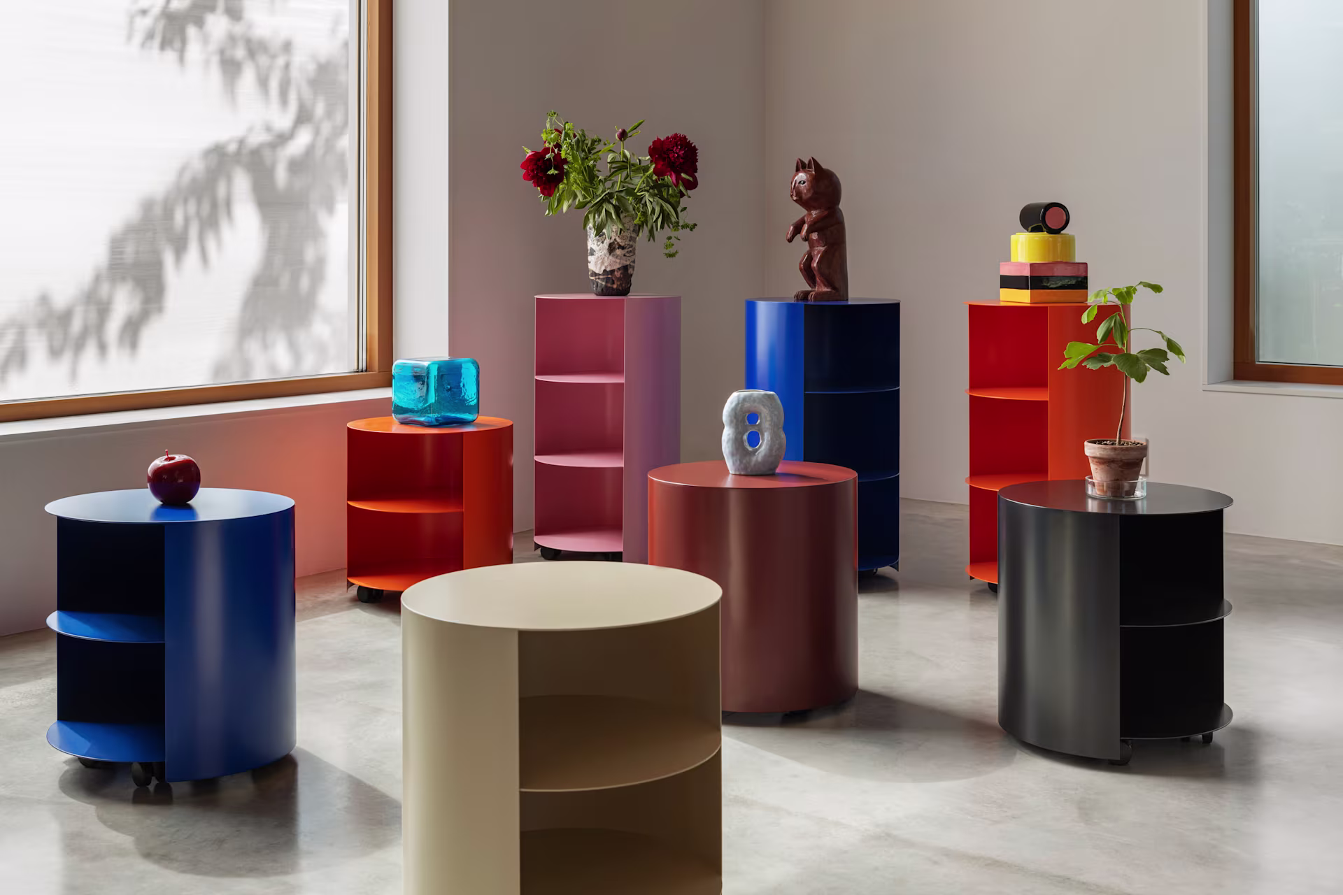 HEM | Hide Side Table Signal Black Structuur Poedercoating image 6