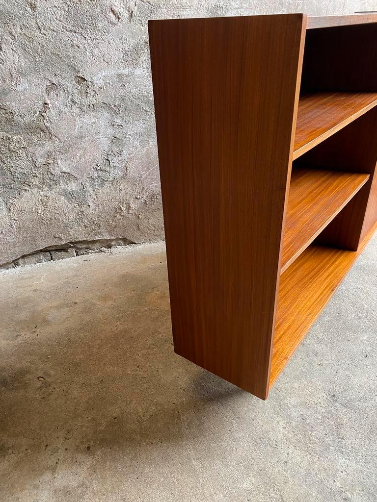 Bekijk Teak Mid Century Kast Mid Board , Jaren 60 op Reliving 🤩