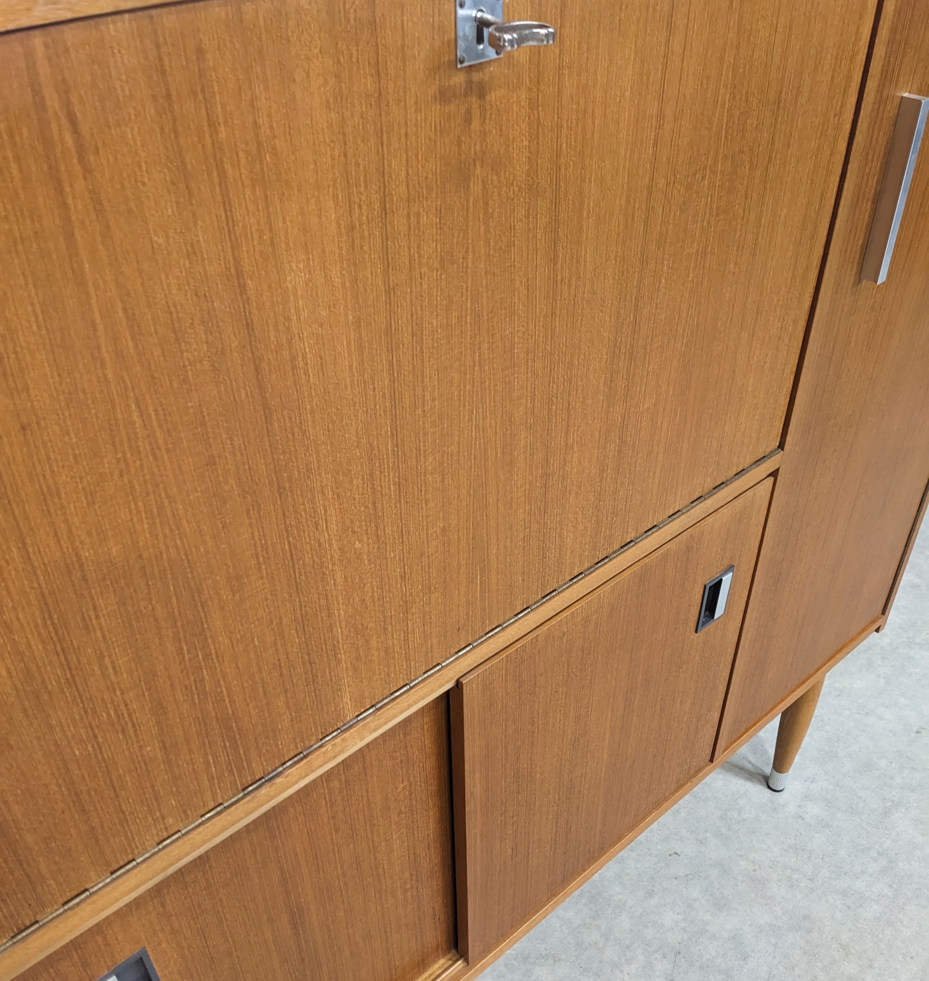 Vintage Secretary / Bar image 8