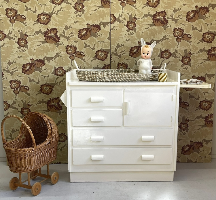Vintage Commode Met Plankje Retro Babykamer Kast image 4