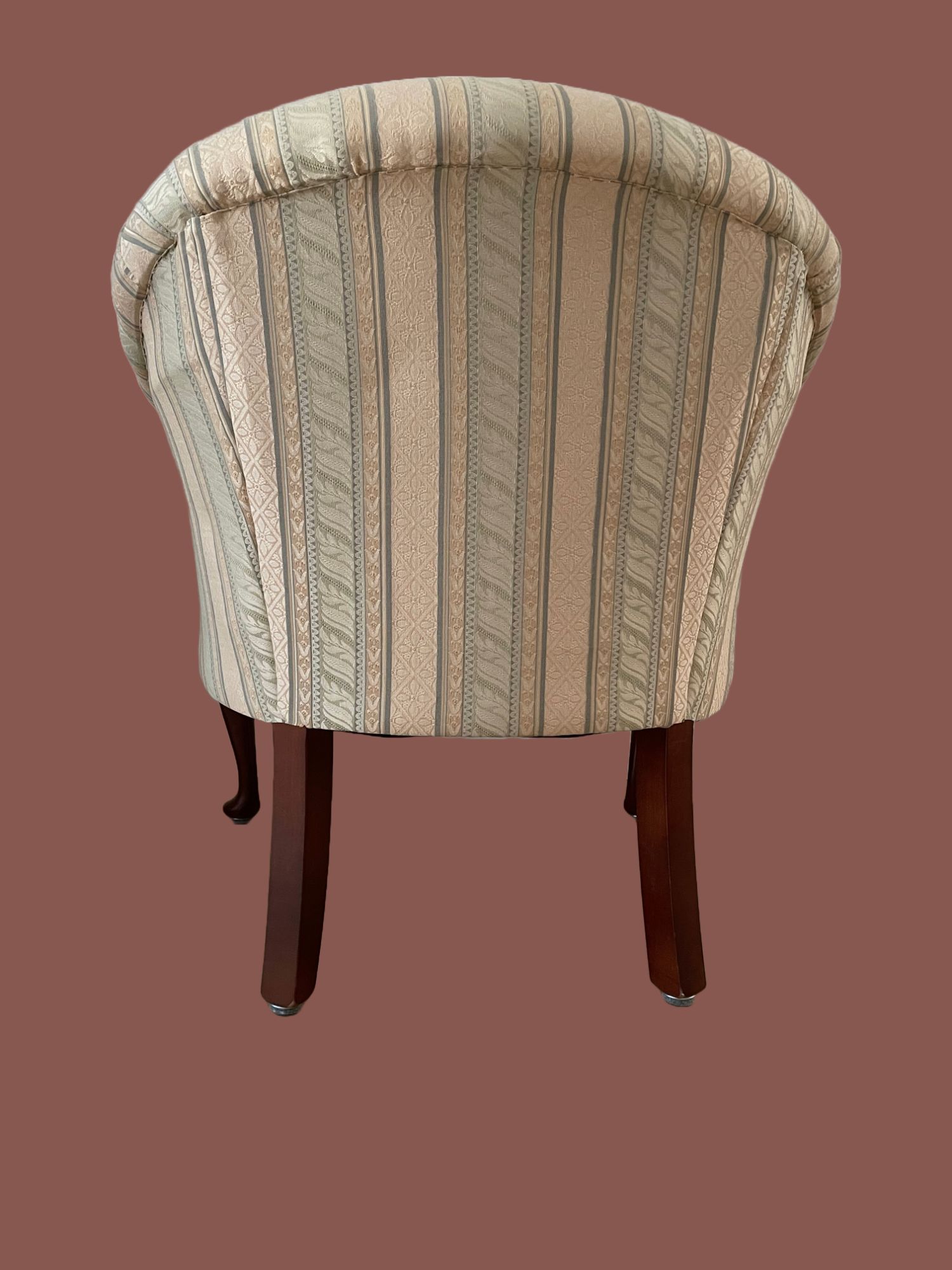 Set Van 2 Chesterfield Byron Tub Chairs image 8
