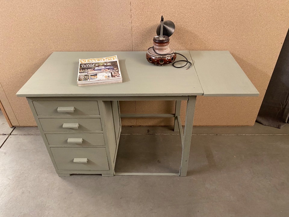 Vintage Kinderbureau / Bureau image 10