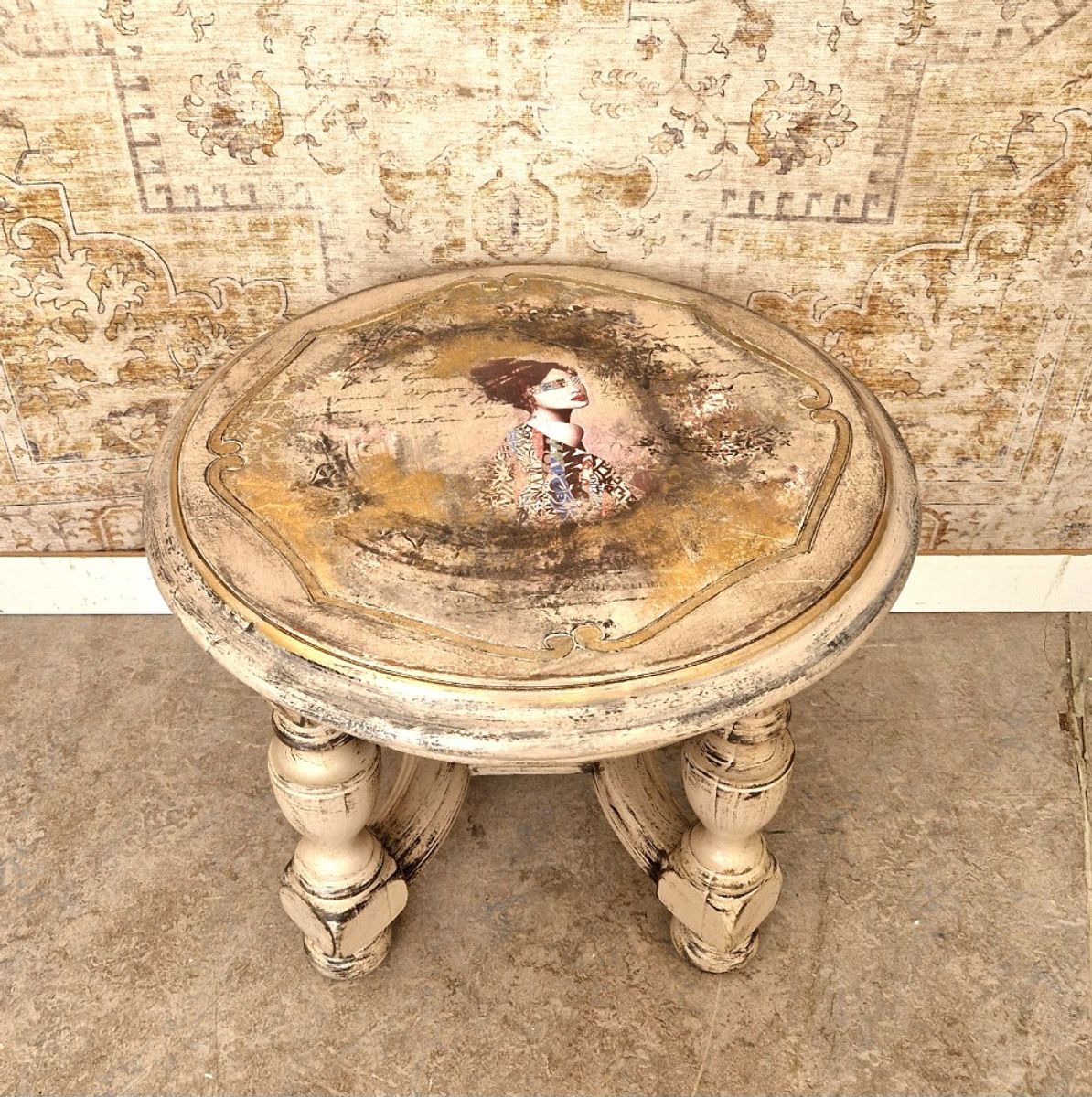 Hout Tafel In Roze / Vintage Look Salontafel/ Uniek Handbeschilderde Tafel image 6